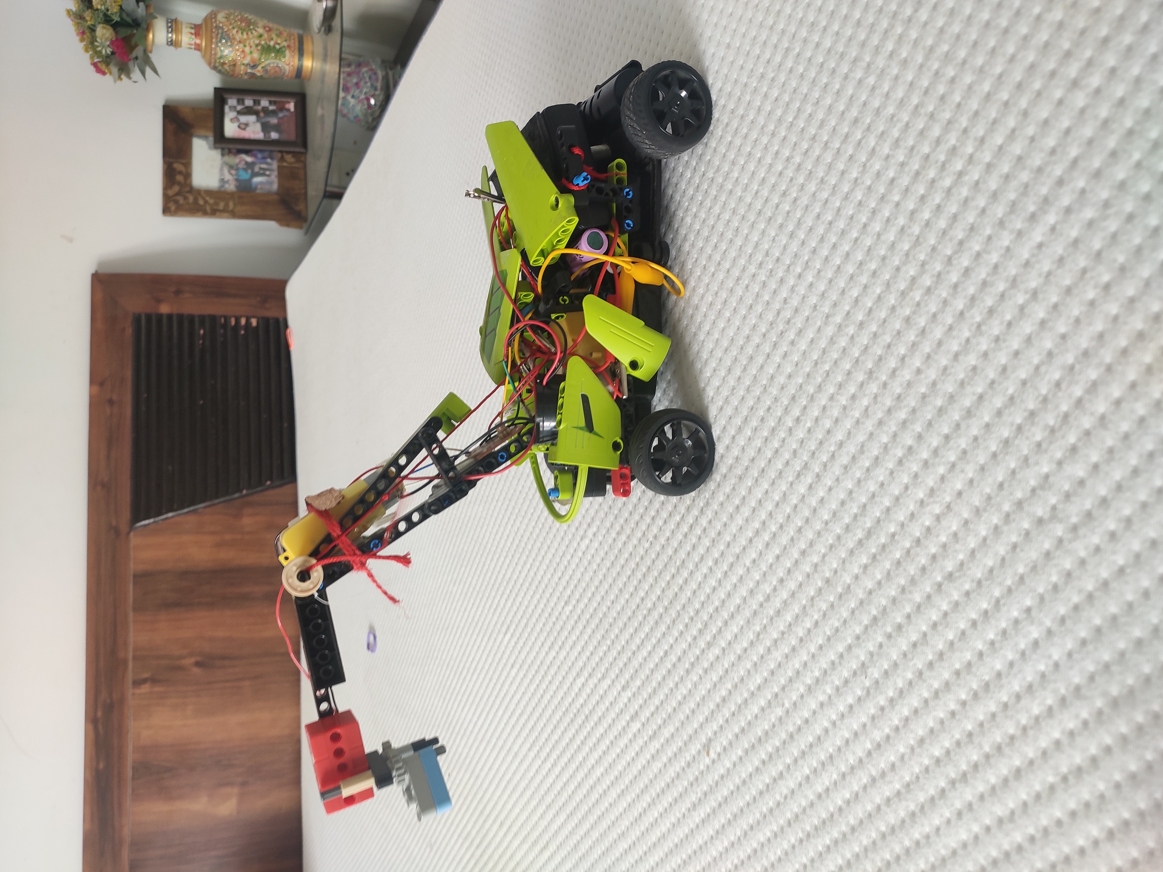 Handbot - Avishkaar Project
