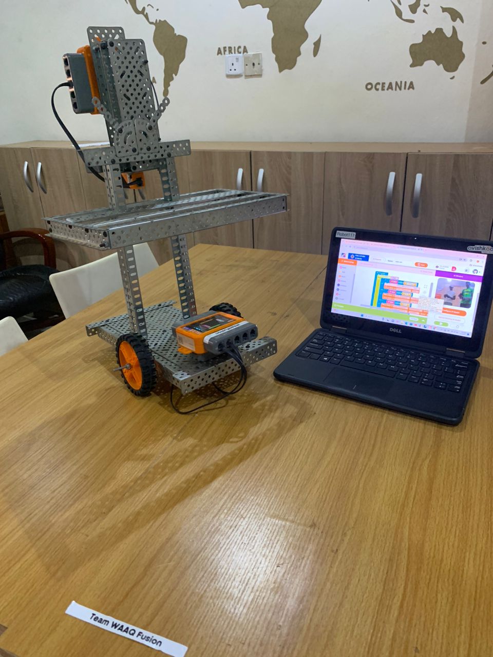 AI Gesture Controlled Butler and Candy Dispenser - Avishkaar Project